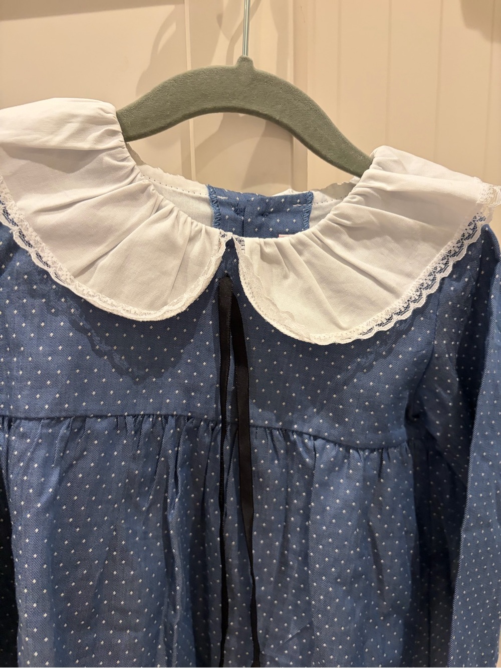 La Coqueta Blue Polka Dot Girls Costume Dress with White Peter Pan Collar - Picture 4 of 6